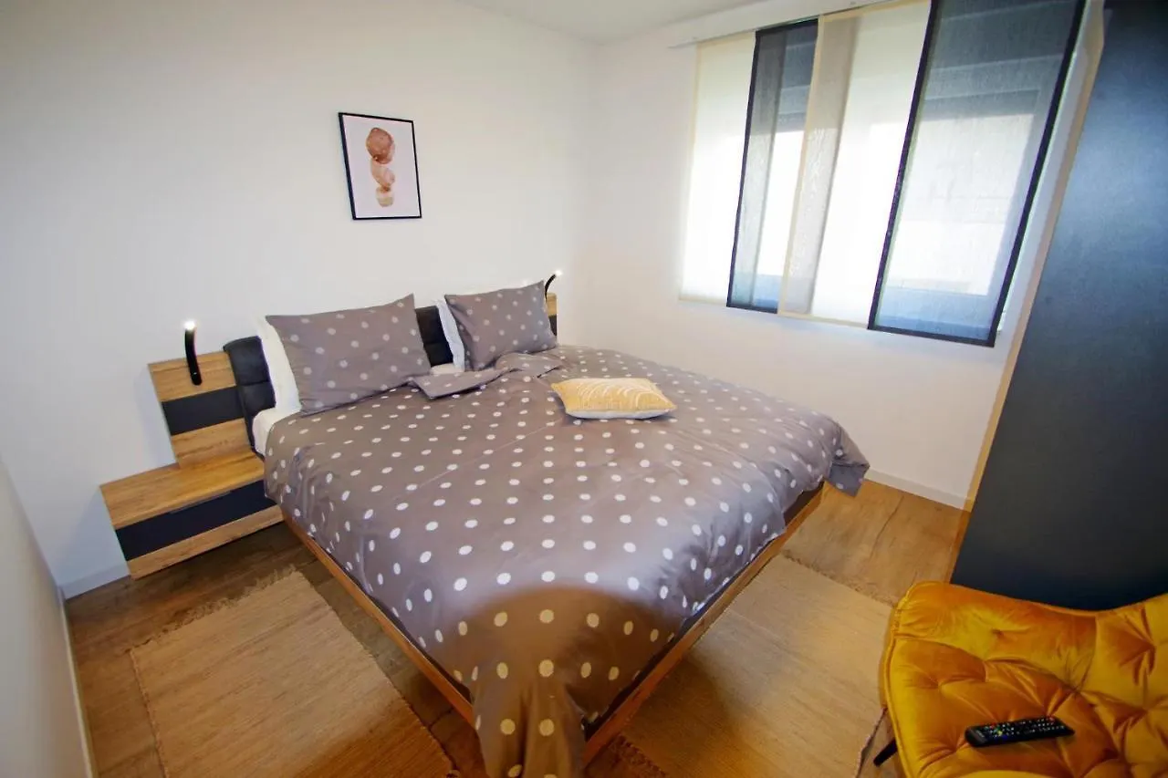 Holiday Apartment Cala Pula Chorwacja